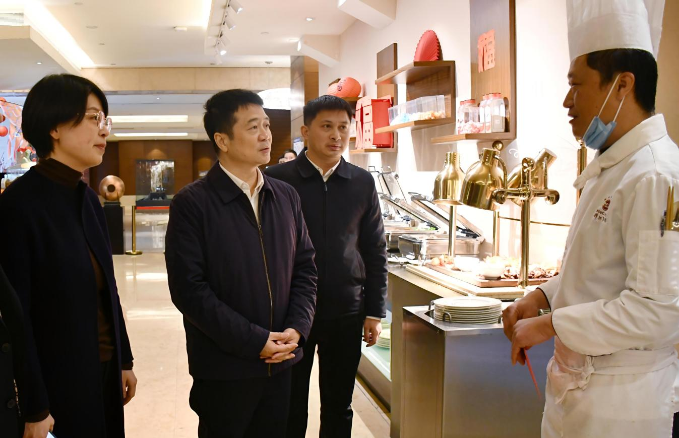 省大奖国际集团向导率队开展春节前走访慰问